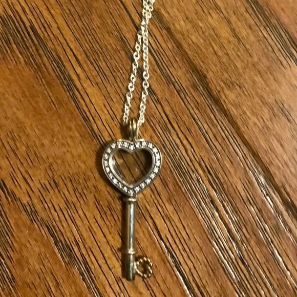Pandora Key Locket - Picture 1 of 2